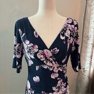 Lauren Ralph Lauren Size 6 Navy Blue and Pink Floral V-Neck Ruched Dress